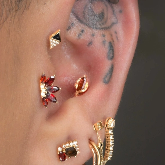 Eve was framed - Garnet ozdoba push-in z żółtego złota 14k