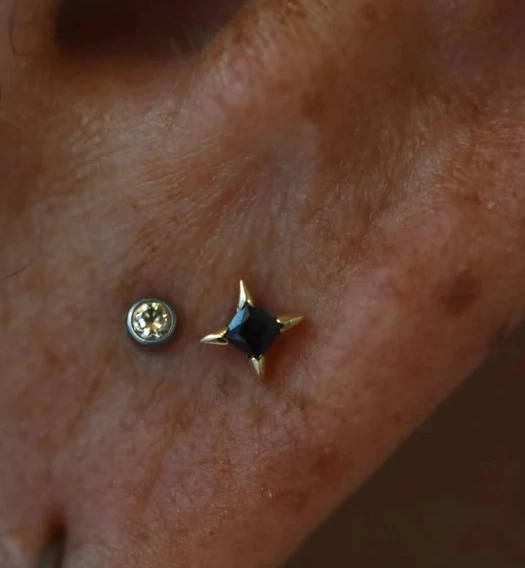 Corvin Black ozdoba push-in z żółtego złota 14k