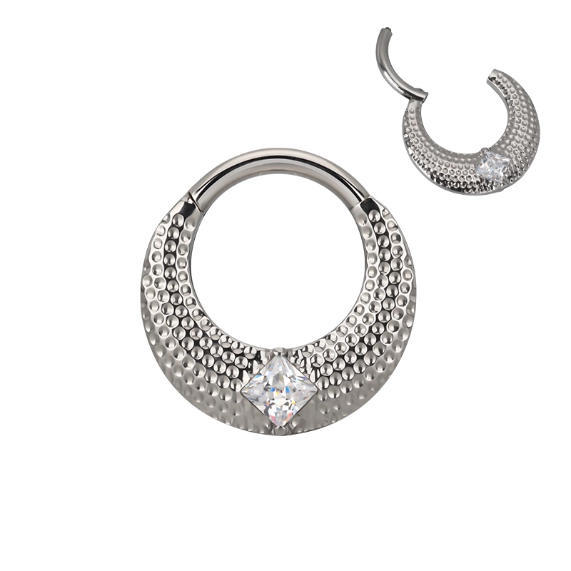 Tytanowy septum daith clicker Arcana biała cyrkonia