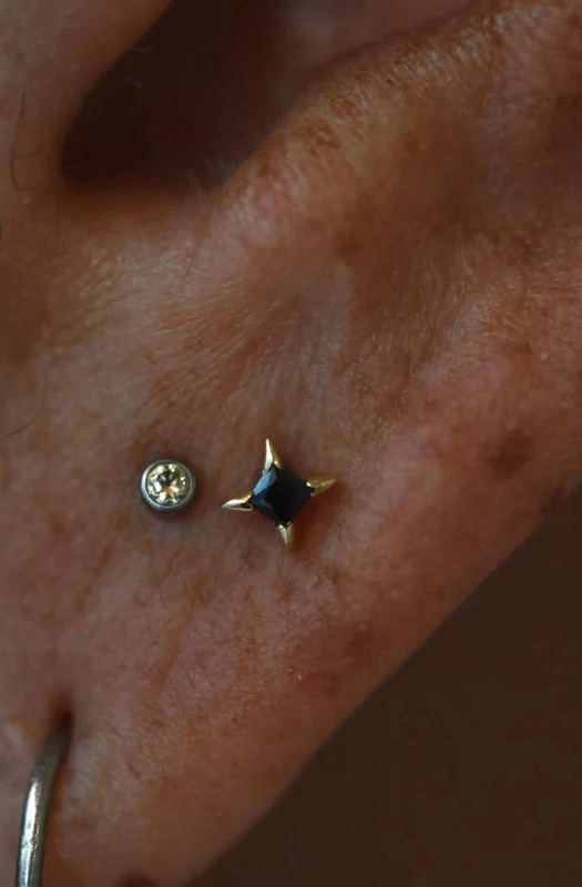 Corvin Black ozdoba push-in z żółtego złota 14k