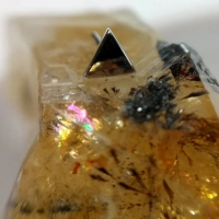 Gold Triangle ozdoba push-in z białego złota 14k