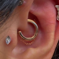 Rhea ozdoba clicker z żółtego złota 14k